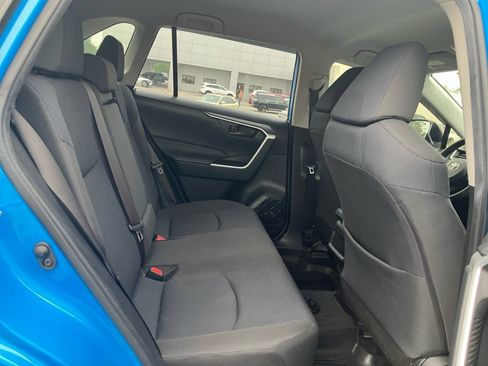 Used 2019 Toyota RAV4 LE FWD image 31