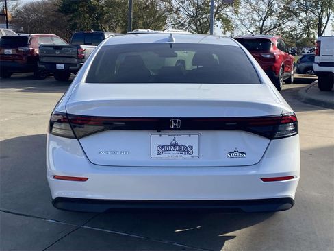 Used 2023 Honda Accord EX image 41