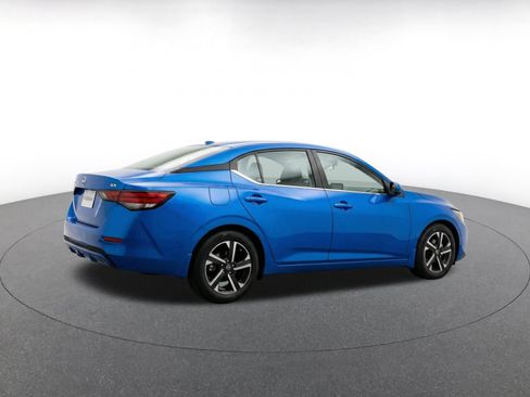 Used 2025 Nissan Sentra SV FWD image 9