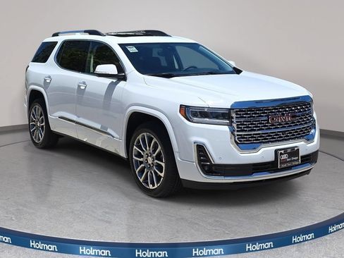 Used 2023 GMC Acadia Denali w/ Denali Ultimate Package AWD/4WD image 4