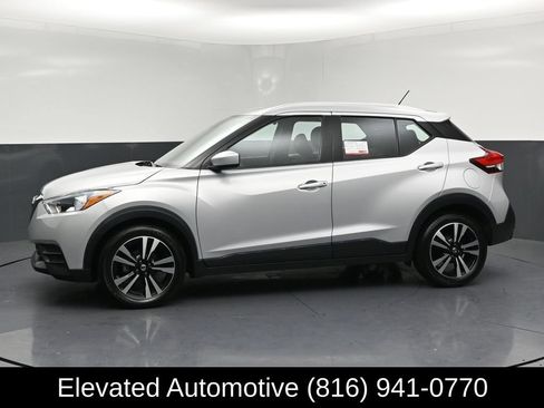Used 2020 Nissan Kicks SV FWD image 2