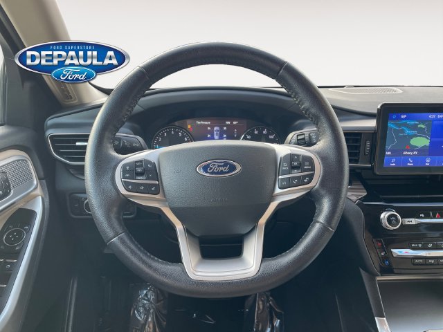 Used 2022 Ford Explorer Limited w/ Equipment Group 301A AWD/4WD image 15