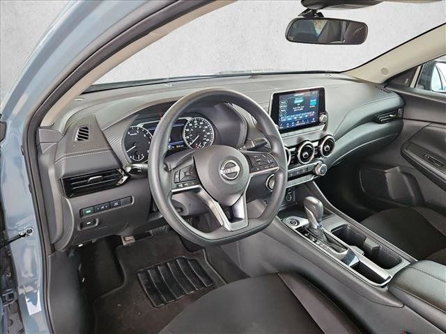 Used 2025 Nissan Sentra SV FWD image 10