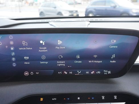 Used 2025 Buick Enclave Preferred w/ Power Package image 57