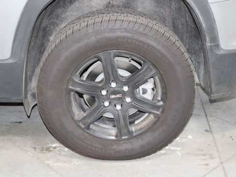 Used 2023 GMC Acadia AT4 w/ Preferred Package image 18