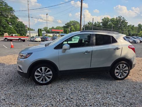 Used 2020 Buick Encore Preferred w/ Safety Package AWD/4WD image 3