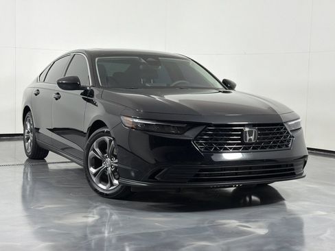 Used 2024 Honda Accord EX image 2