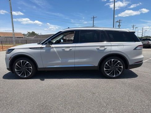Used 2025 Lincoln Aviator Reserve w/ Equipment Group 201A AWD/4WD image 6