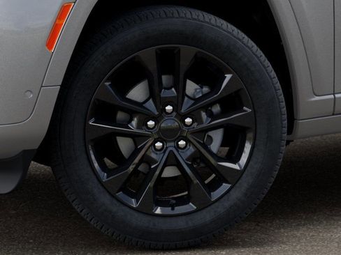 New 2026 Jeep Grand Cherokee Limited image 8