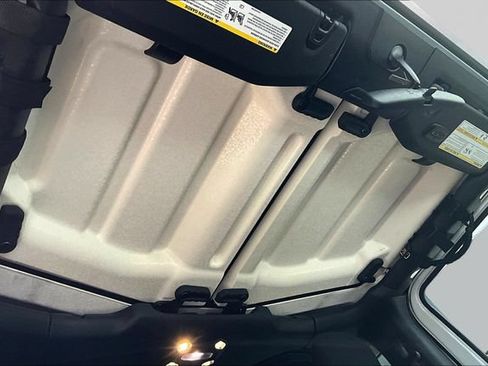 Used 2019 Jeep Wrangler Sport AWD/4WD image 27