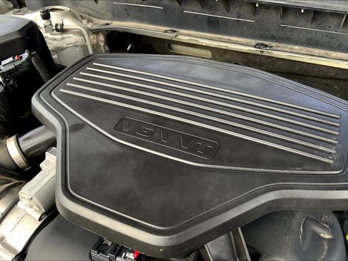 Used 2019 Chevrolet Blazer LT image 30