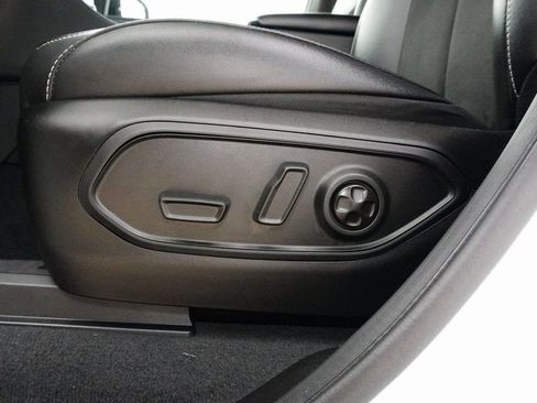 Used 2024 Jeep Grand Cherokee L Altitude image 27