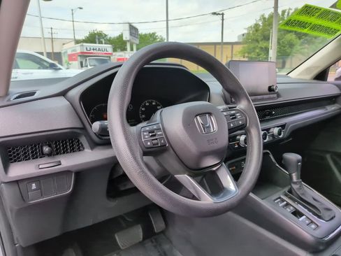 Used 2023 Honda CR-V EX image 32