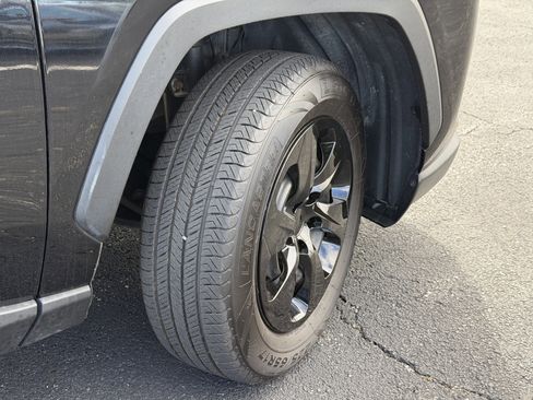 Certified 2024 Toyota RAV4 LE AWD/4WD image 12