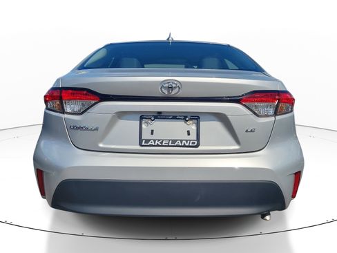 Used 2025 Toyota Corolla LE FWD image 5