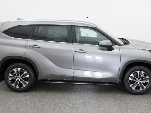 New 2026 Toyota Highlander XLE image 29