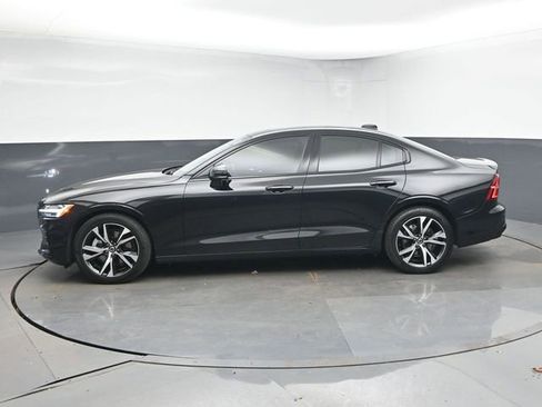 Used 2025 Volvo S60 B5 Plus image 5