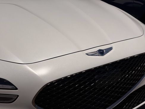 Used 2022 Genesis G70 3.3T Launch Edition RWD image 4