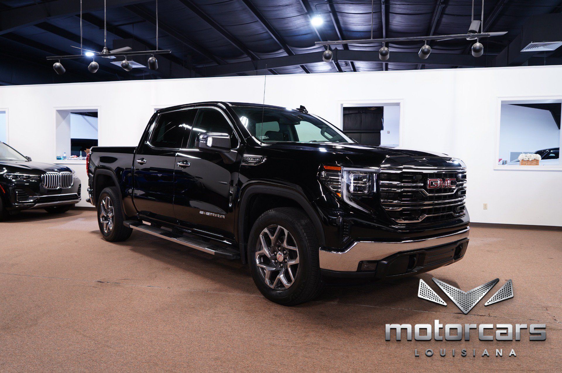 Used 2023 GMC Sierra 1500 SLT w/ SLT Premium Package RWD image 9