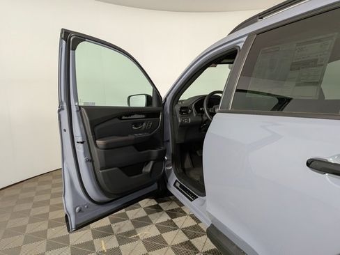 New 2025 Honda Pilot TrailSport image 14