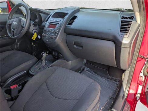 Used 2013 Kia Soul Base image 18