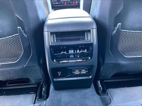 Used 2024 Jeep Grand Cherokee Altitude AWD/4WD image 20