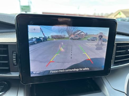 Used 2022 Ford Explorer XLT w/ Equipment Group 202A image 19