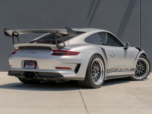 Used 2019 Porsche 911 GT3 RS RWD image 5