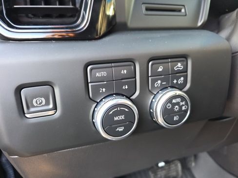 Used 2023 GMC Sierra 1500 AT4 w/ AT4 Premium Package image 19