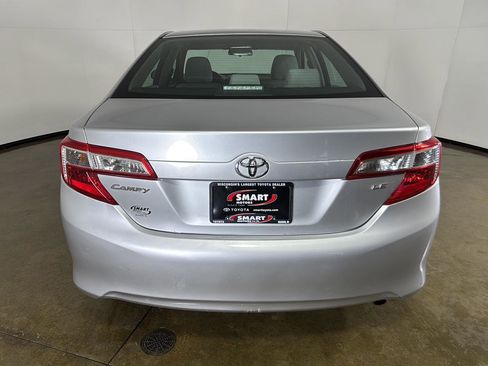 Used 2014 Toyota Camry LE FWD image 12