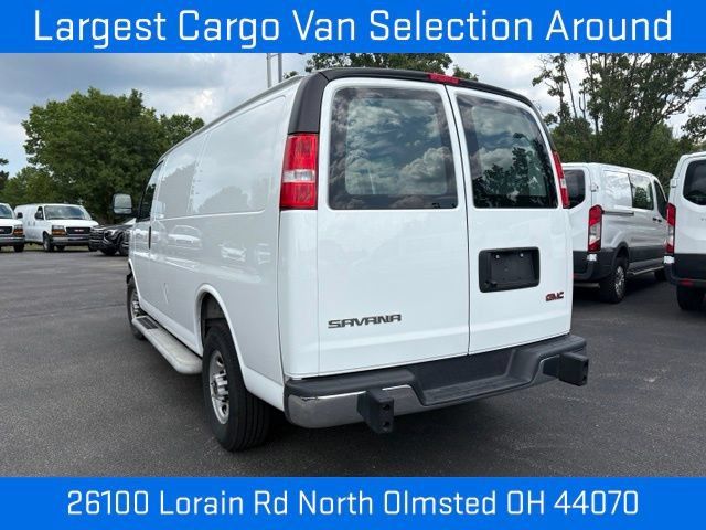 Used 2025 GMC Savana 2500 w/ Driver Convenience Package RWD image 3