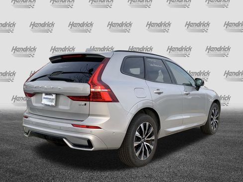 Used 2025 Volvo XC60 B5 Plus image 10