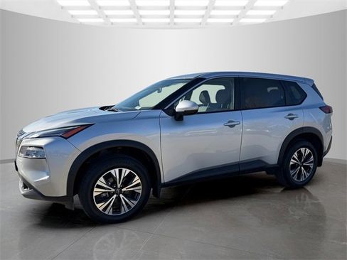 Used 2023 Nissan Rogue SV image 3