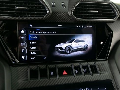 Used 2023 Lamborghini Urus Performante image 22