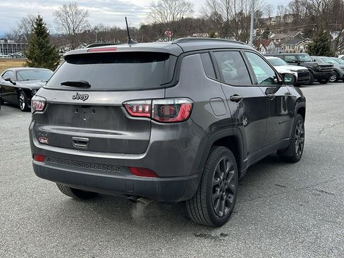 Used 2021 Jeep Compass Latitude image 3