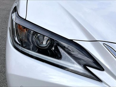 Used 2021 Lexus ES 350 w/ Premium Package image 28