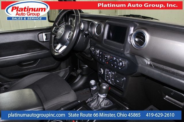 Used 2019 Jeep Wrangler Unlimited Sahara w/ Safety Group AWD/4WD image 38