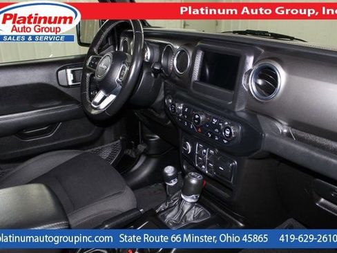 Used 2019 Jeep Wrangler Unlimited Sahara w/ Safety Group AWD/4WD image 38