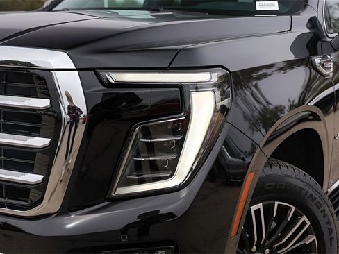 Used 2026 GMC Yukon XL Elevation image 3