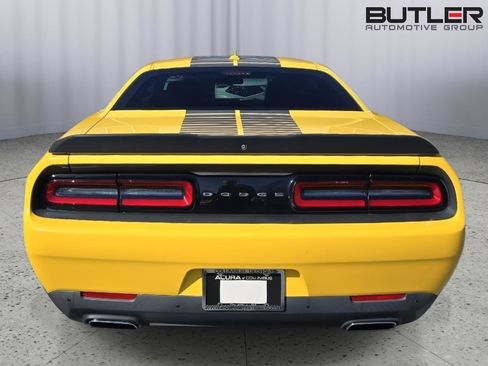 Used 2018 Dodge Challenger SXT Plus image 6
