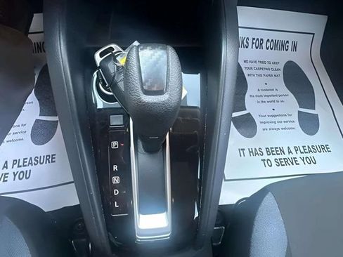 Used 2023 Nissan Versa SV FWD image 5