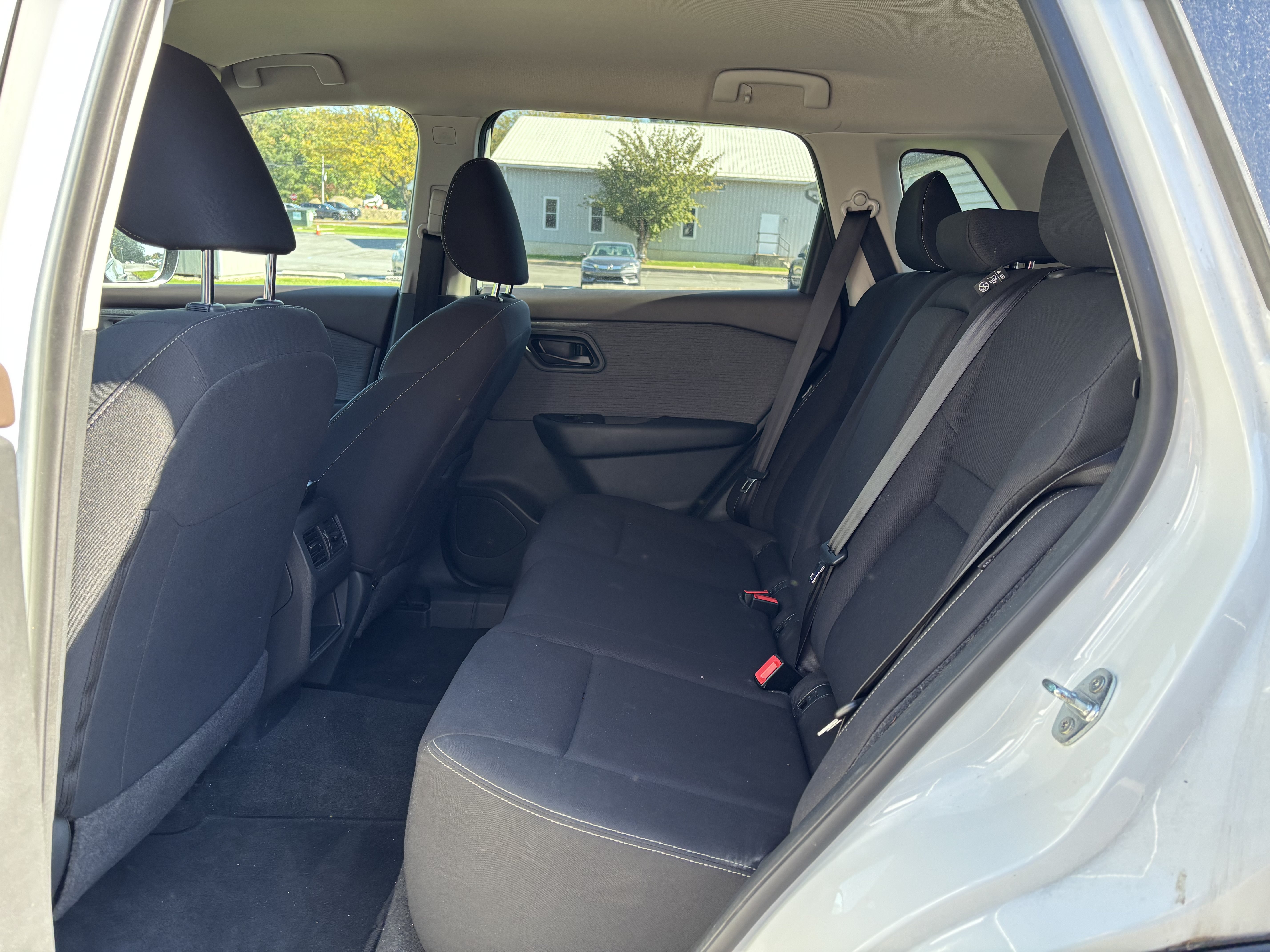 Used 2023 Nissan Rogue S AWD/4WD image 14