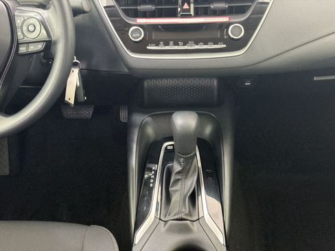 Used 2025 Toyota Corolla LE FWD image 15