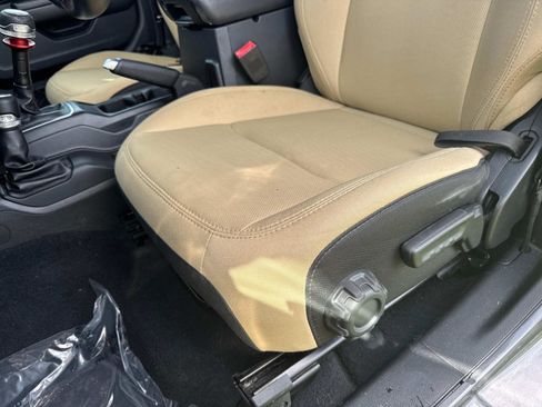 Used 2018 Jeep Wrangler Sport image 15