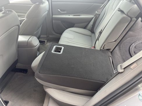 Used 2025 Hyundai Elantra SEL FWD image 22