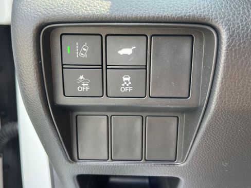 Used 2017 Honda CR-V Touring image 8