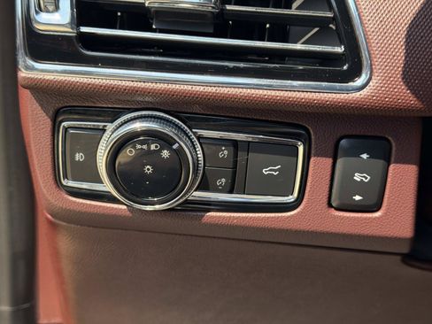 Used 2019 Lincoln Navigator L Black Label w/ Cargo Package AWD/4WD image 22