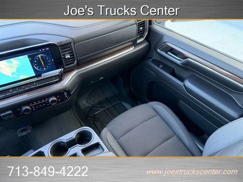 Used 2024 Chevrolet Silverado 3500 LT w/ Convenience Package image 15