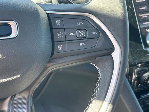 New 2025 Jeep Grand Cherokee Laredo X image 13