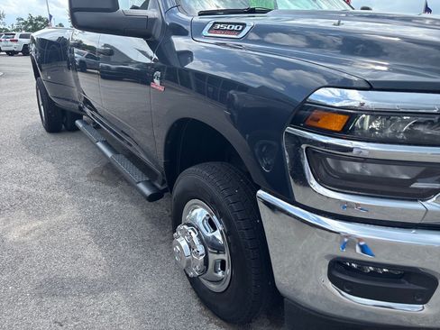 New 2026 RAM 3500 Tradesman AWD/4WD image 17
